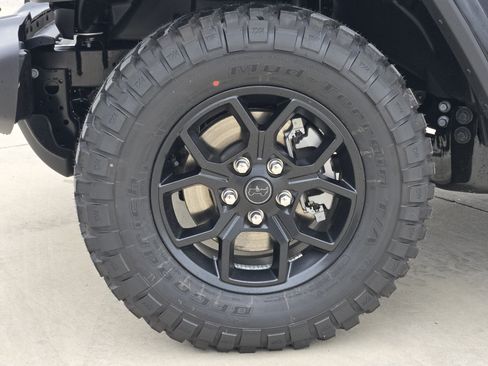 New 2026 Jeep Gladiator Sport AWD/4WD image 10