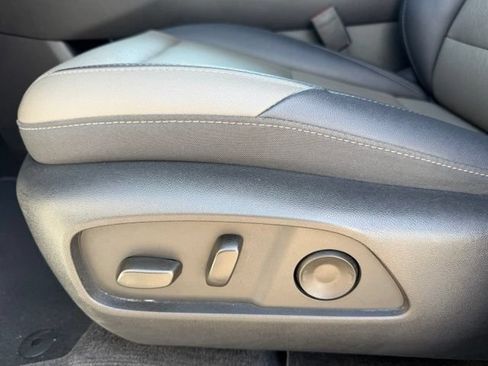 Used 2025 Chevrolet Equinox LT w/ Convenience Package II AWD/4WD image 14