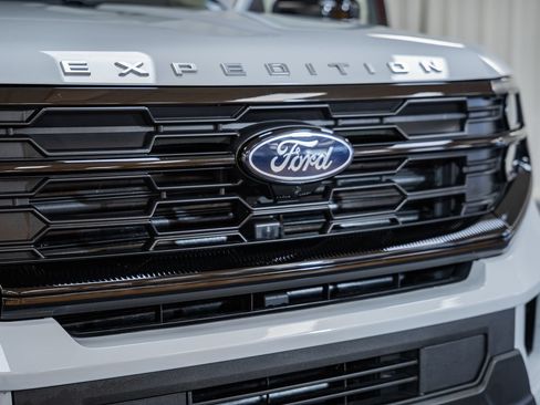 Used 2025 Ford Expedition Max Active RWD image 15