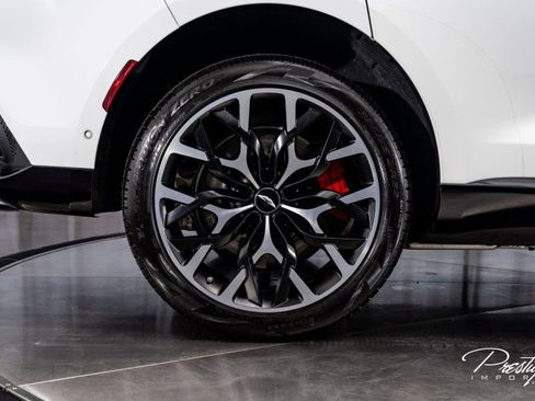 Used 2021 Aston Martin DBX image 21