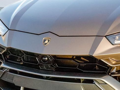 Used 2022 Lamborghini Urus image 10