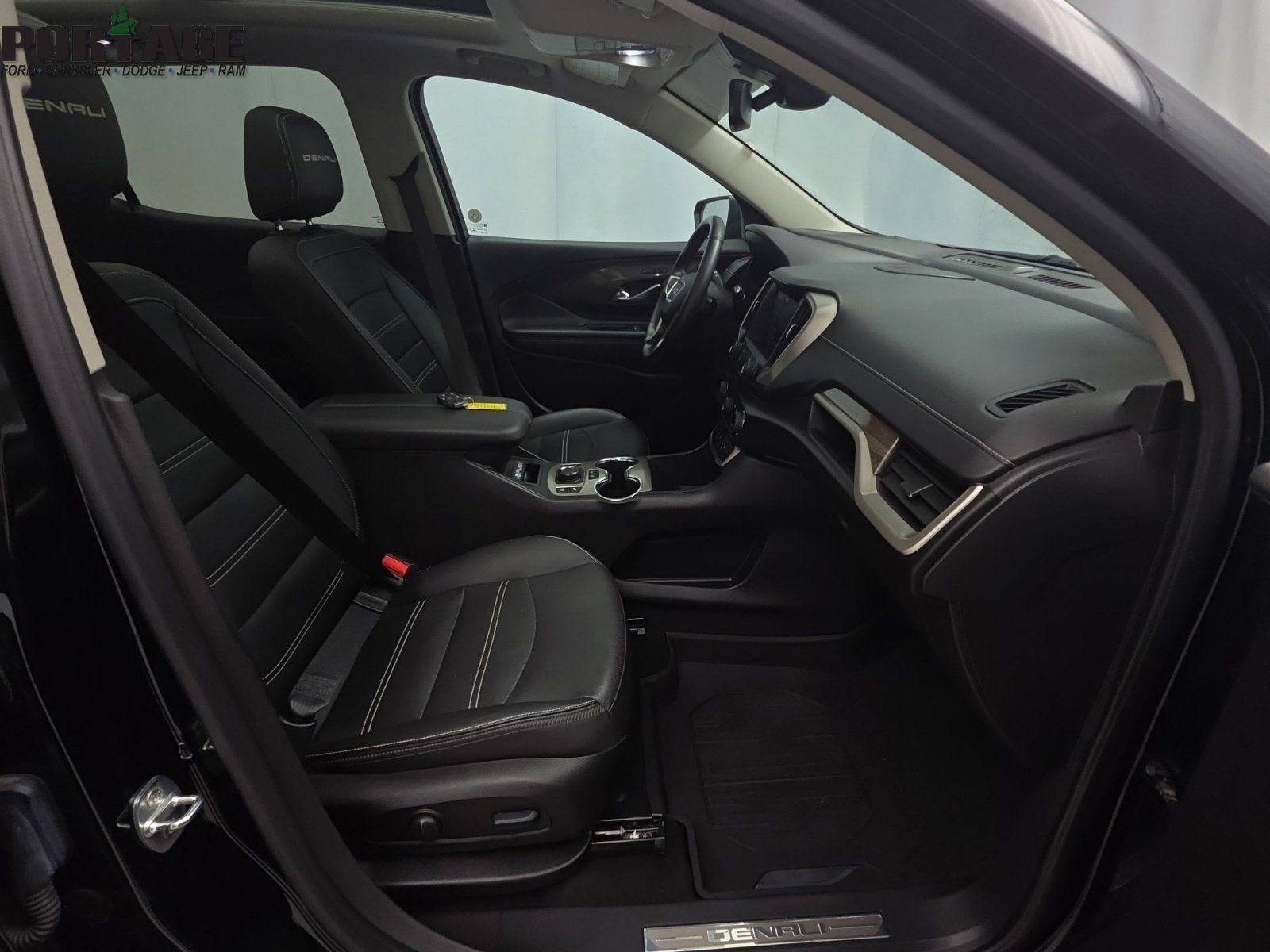 Used 2023 GMC Terrain Denali w/ LPO, Floor Liner Package AWD/4WD image 48