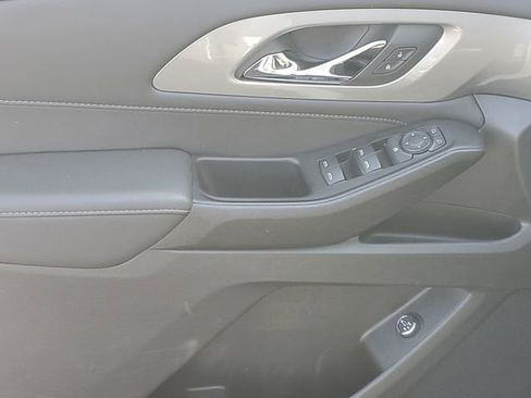 Certified 2023 Chevrolet Traverse LT FWD image 16