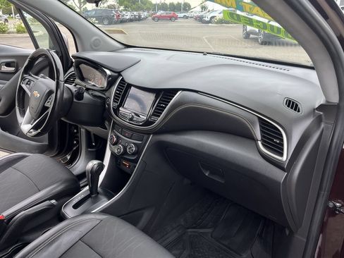 Used 2022 Chevrolet Trax LT w/ Driver Confidence Package AWD/4WD image 25