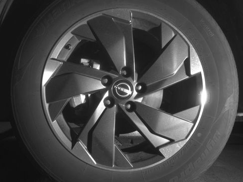 Used 2025 Nissan Rogue SV AWD/4WD image 15