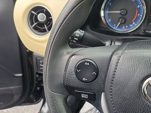 Used 2017 Toyota Corolla LE w/ Carpet Mat Package (TMS) image 20