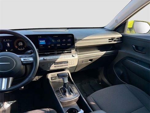 Certified 2025 Hyundai Kona SEL image 22