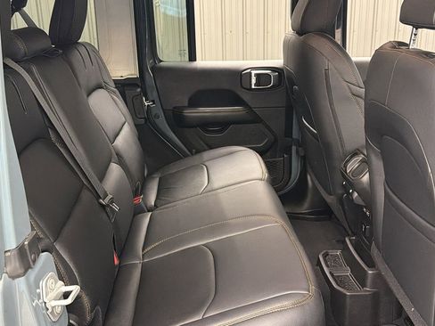 Used 2025 Jeep Wrangler Unlimited Sahara w/ Safety Group AWD/4WD image 36