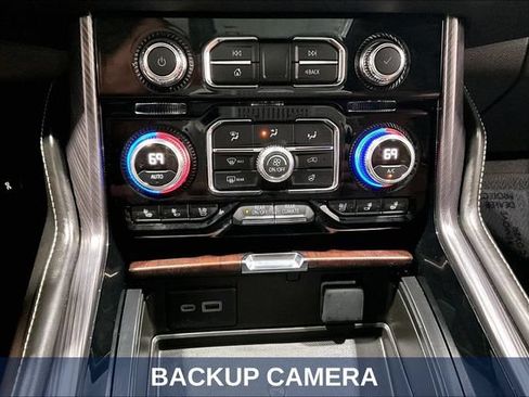Used 2024 GMC Yukon XL Denali Ultimate AWD/4WD image 22