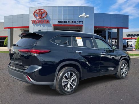 Used 2023 Toyota Highlander XLE image 8