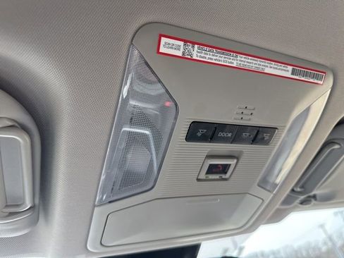 Used 2025 Toyota RAV4 XLE image 22