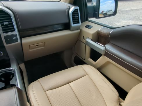 Used 2018 Ford F150 Lariat AWD/4WD image 15