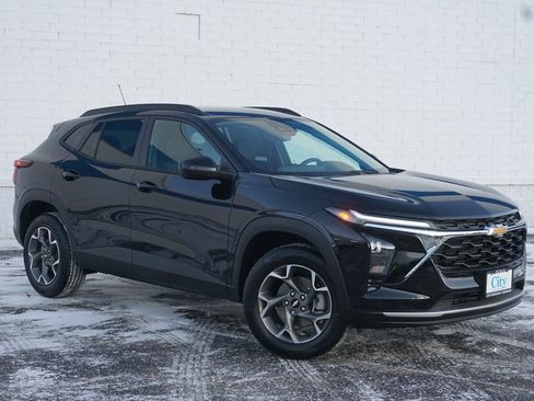 New 2026 Chevrolet Trax LT w/ Driver Confidence Package image 3