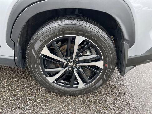 Used 2024 Toyota Corolla Cross XSE w/ Convenience Package image 10