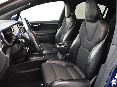 Used 2018 Tesla Model X 75D image 19