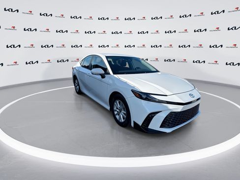 Used 2025 Toyota Camry LE FWD image 2