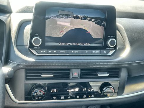 Used 2024 Nissan Rogue SV image 21