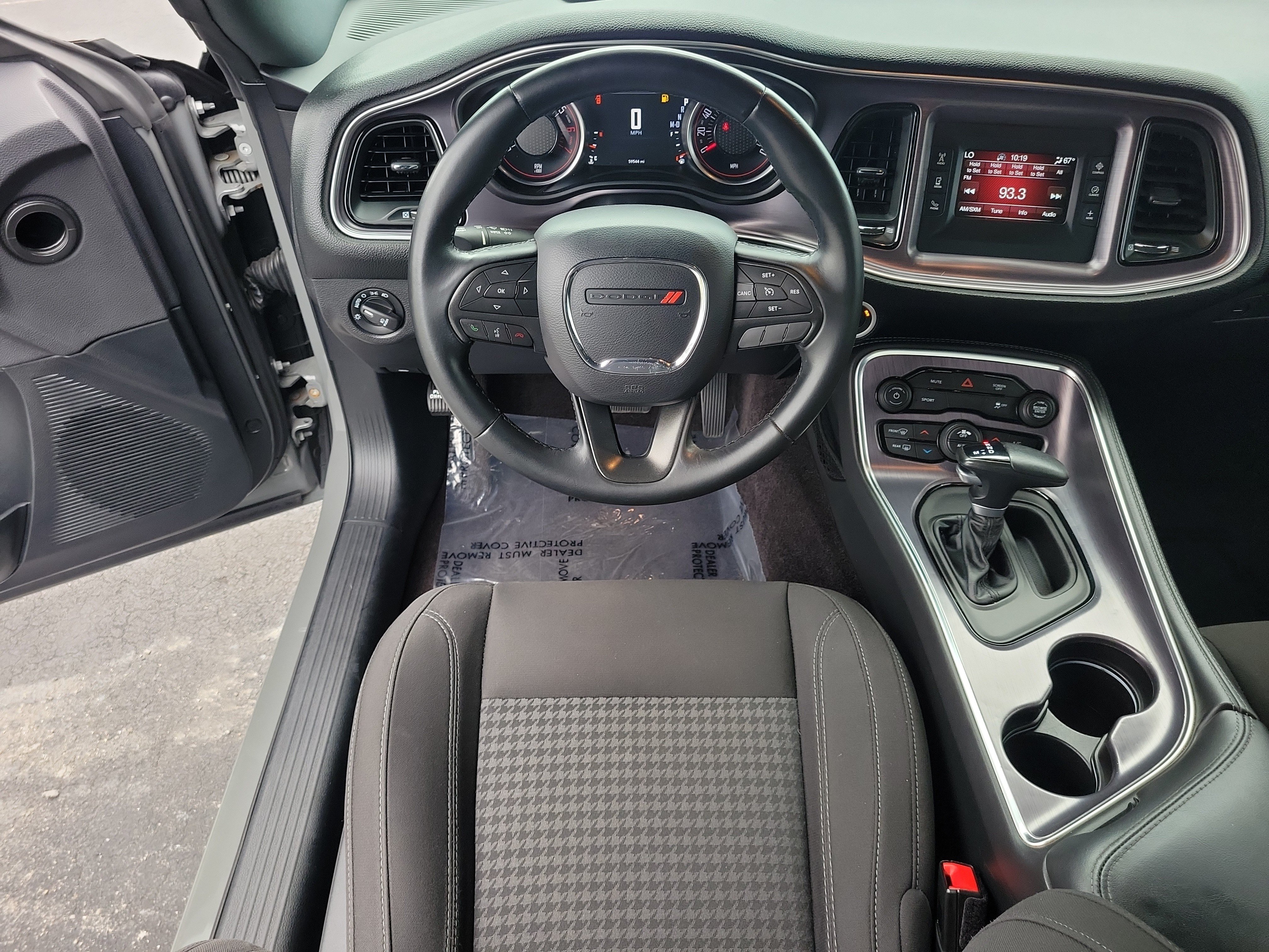 Used 2017 Dodge Challenger R/T RWD image 10