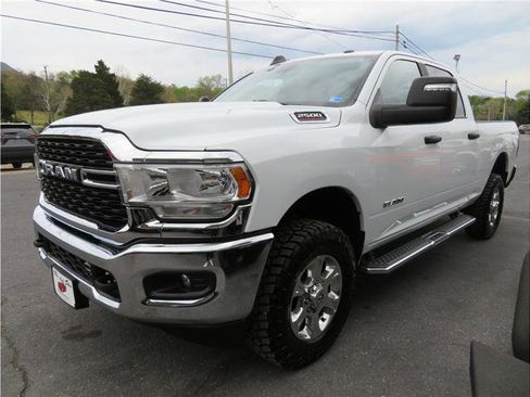 Used 2024 RAM 2500 Big Horn AWD/4WD image 15