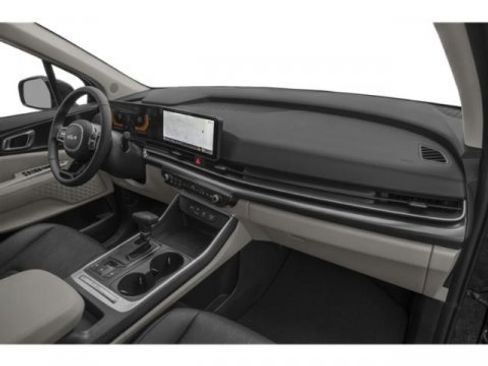 Used 2025 Kia Carnival image 17