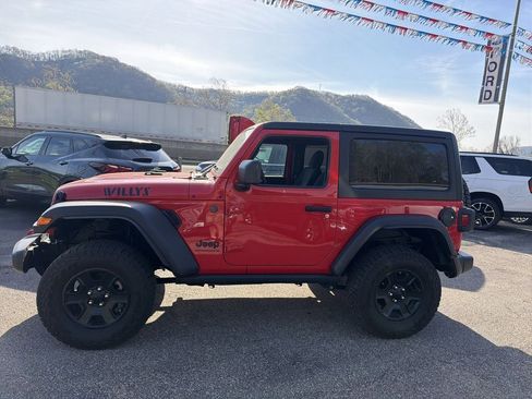 Used 2025 Jeep Wrangler Sport AWD/4WD image 7