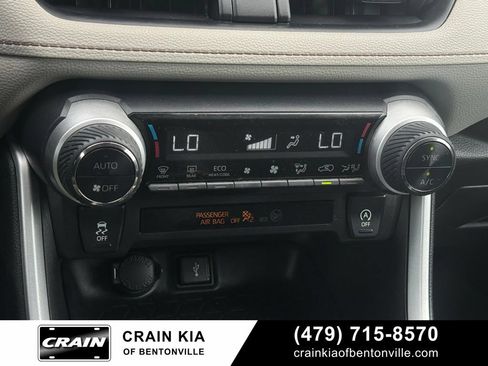 Used 2021 Toyota RAV4 XLE FWD image 17