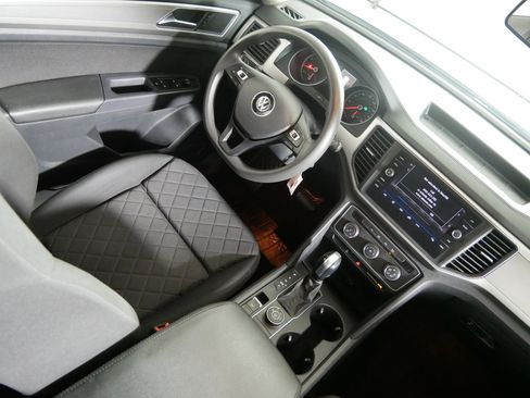 Used 2018 Volkswagen Atlas Launch Edition image 9