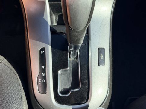 Used 2016 Chevrolet Cruze LT FWD image 17
