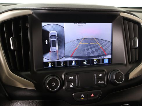 Used 2024 GMC Terrain Denali w/ Denali Premium Package AWD/4WD image 6