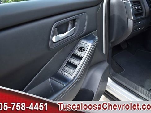Used 2024 Nissan Rogue SV FWD image 18