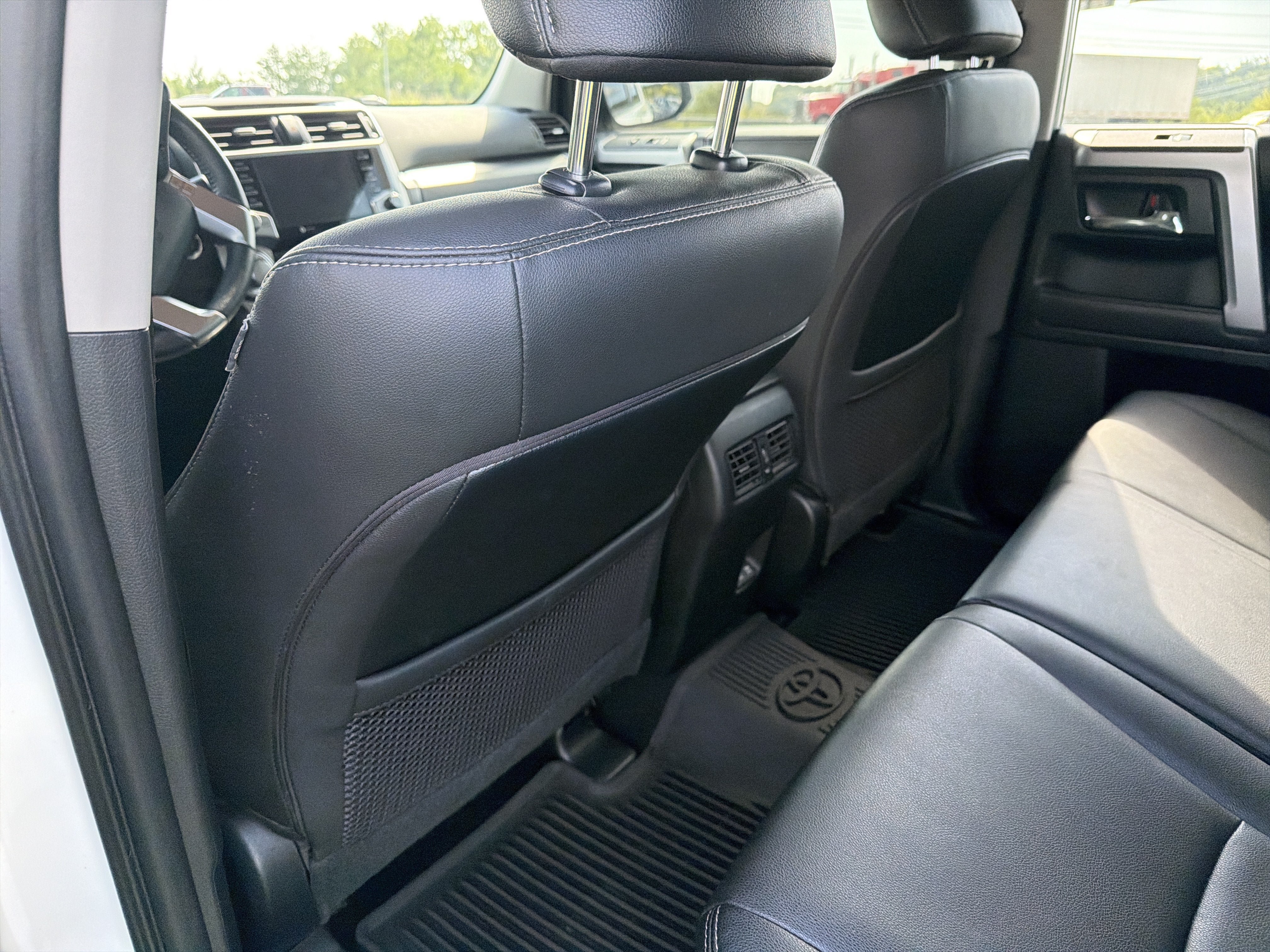 Used 2022 Toyota 4Runner TRD Sport AWD/4WD image 22