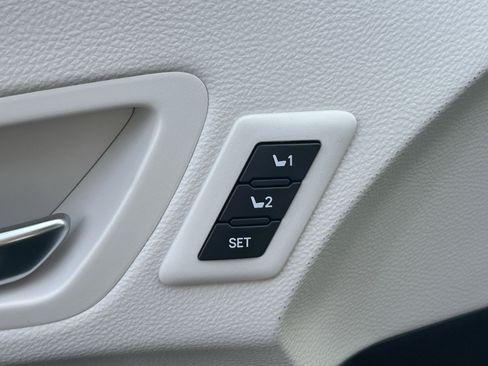 New 2026 Toyota Sienna Platinum AWD/4WD image 24