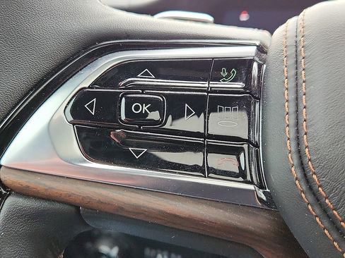 Used 2024 Jeep Grand Cherokee Summit image 16