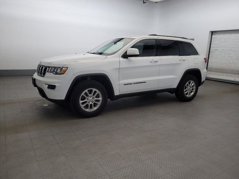 Used 2020 Jeep Grand Cherokee Laredo AWD/4WD image 2