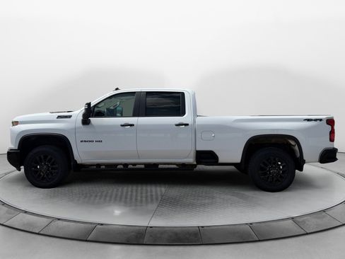 Used 2025 Chevrolet Silverado 2500 Custom w/ Custom Value Package AWD/4WD image 3