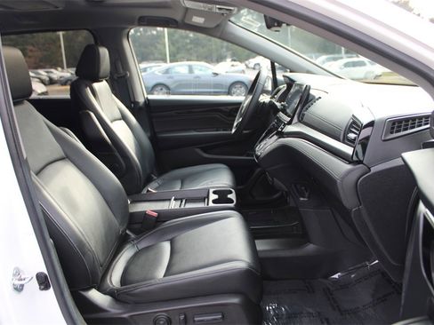 Certified 2024 Honda Odyssey Touring image 14