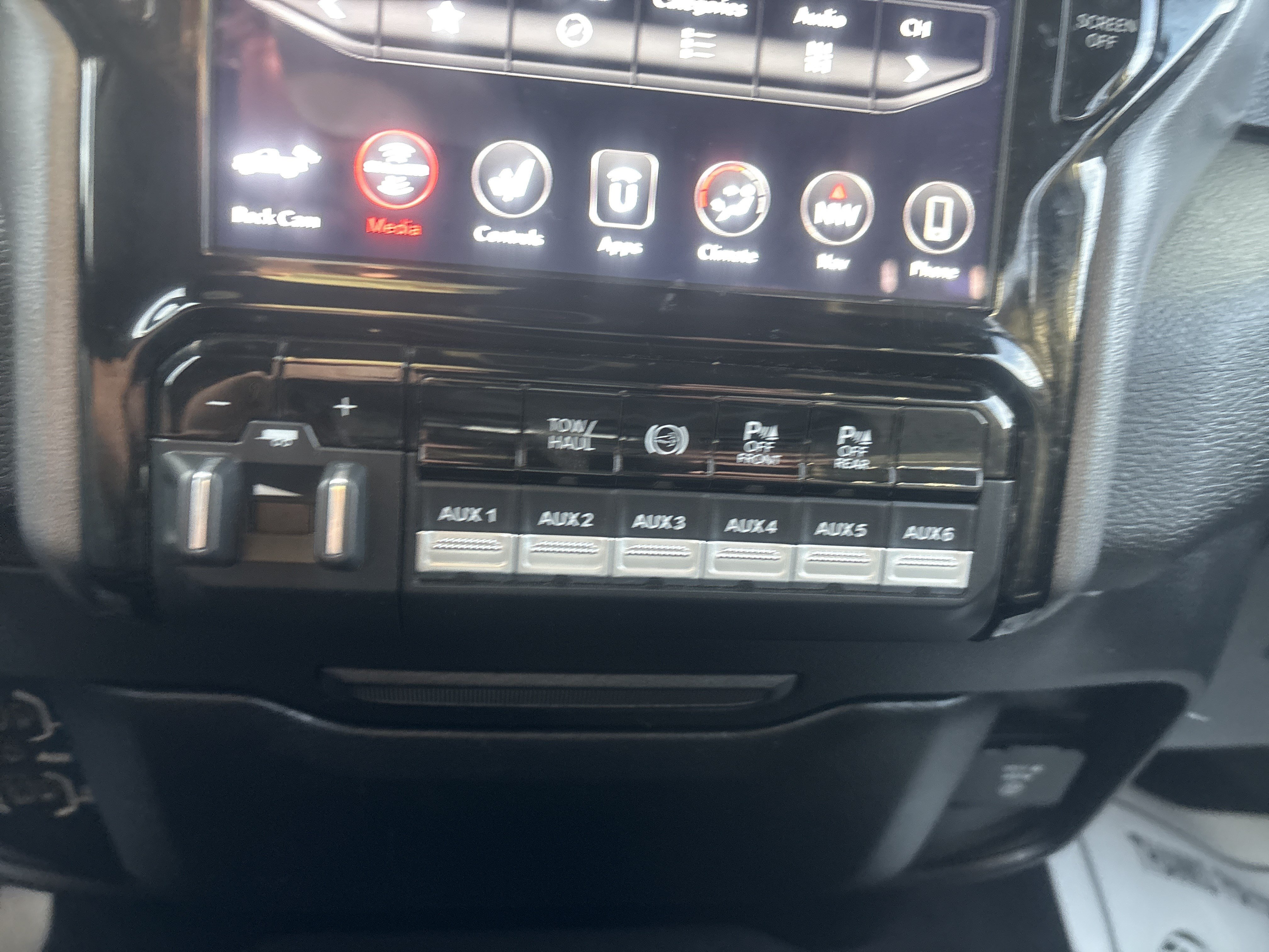 Used 2020 RAM 2500 Laramie w/ Night Edition AWD/4WD image 23
