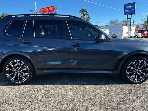Used 2022 BMW X7 M50i image 4