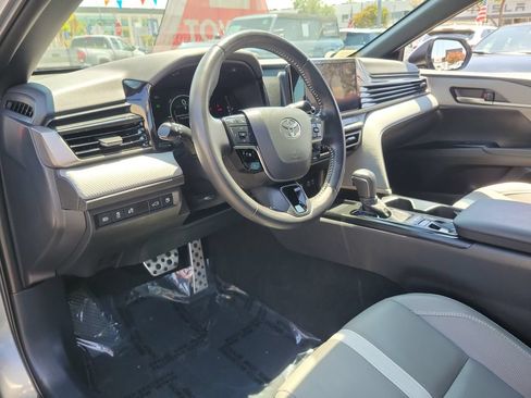 Used 2025 Toyota Camry SE w/ Convenience Package FWD image 21