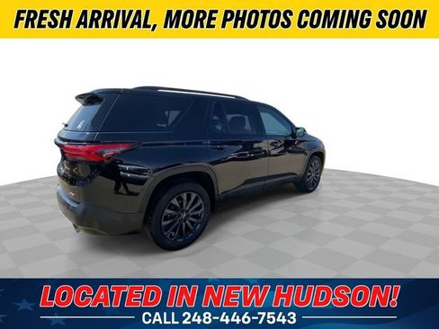 Used 2023 Chevrolet Traverse RS image 2