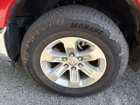 Used 2024 RAM 1500 Laramie AWD/4WD image 10