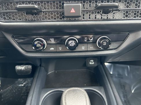 Used 2023 Honda HR-V LX image 19