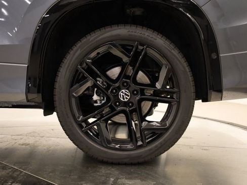 New 2026 Volkswagen Tiguan SE R-Line AWD/4WD image 37