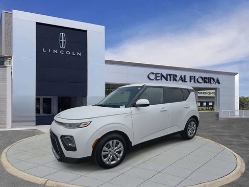 Used 2022 Kia Soul LX image 6