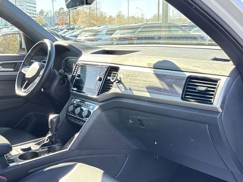 Used 2022 Volkswagen Atlas Cross Sport SE image 20