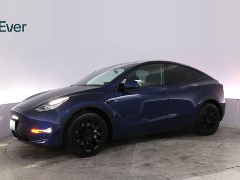 Used 2022 Tesla Model Y Long Range AWD/4WD image 18