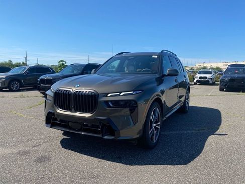 New 2027 BMW X7 xDrive40i w/ M Sport Package AWD/4WD image 1
