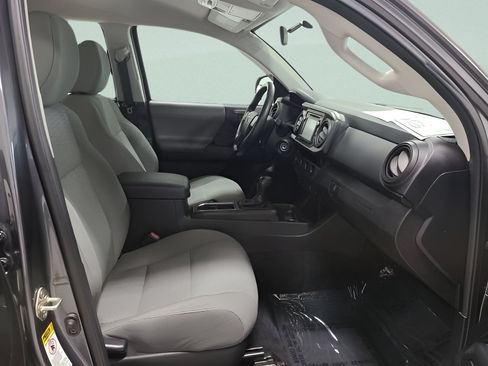 Used 2016 Toyota Tacoma SR w/ Towing Package AWD/4WD image 12