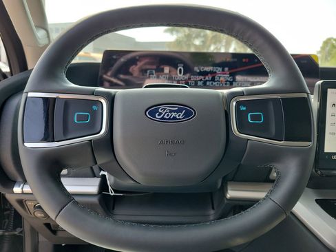 New 2026 Ford Expedition Active image 18