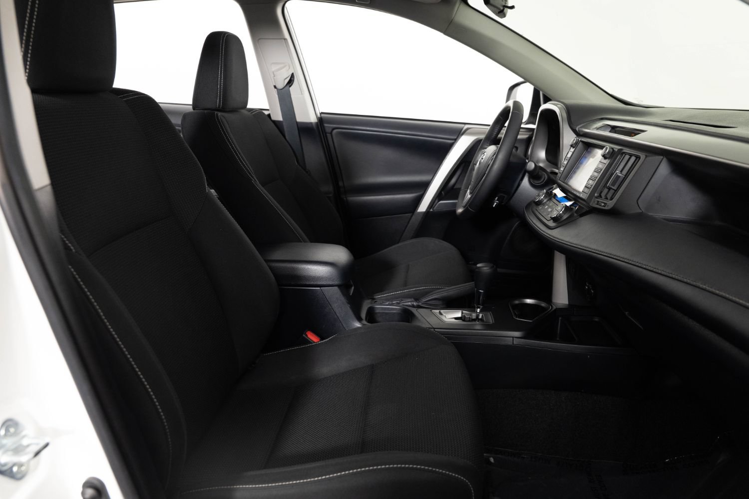 Used 2018 Toyota RAV4 XLE w/ Carpet Mat Package AWD/4WD image 26